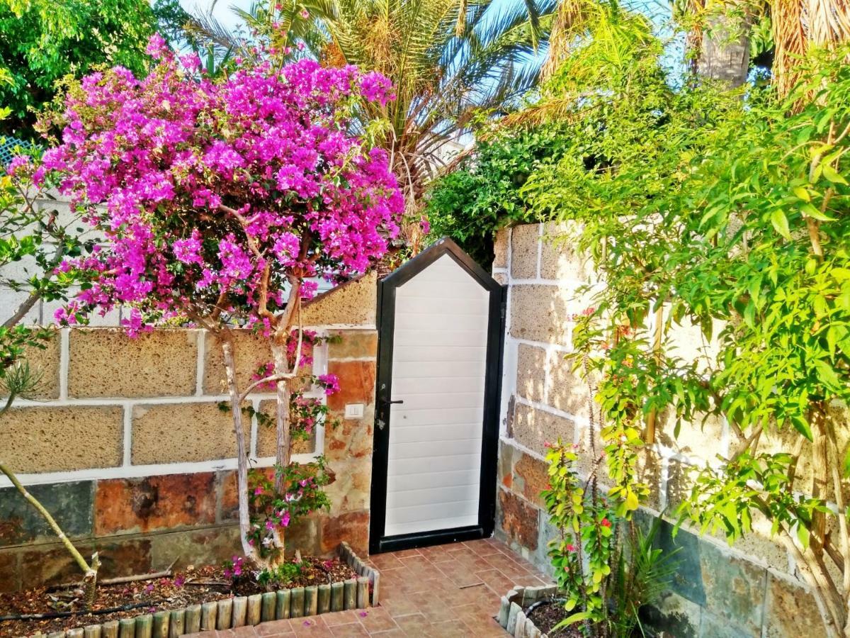 Casa Sarita - Farbenfrohes Ferienhaus Chayofa Buitenkant foto